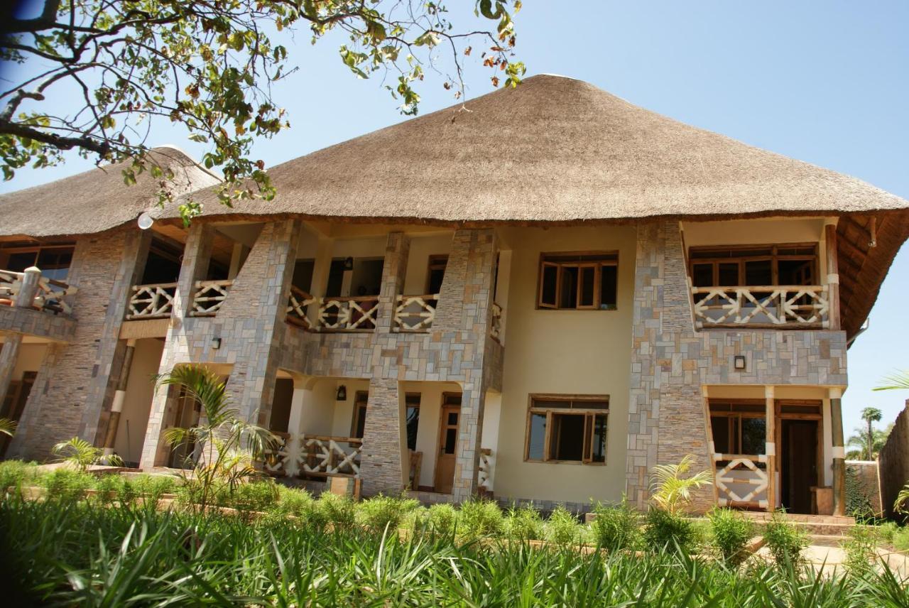 Baker'S Fort Hotel Gulu Esterno foto