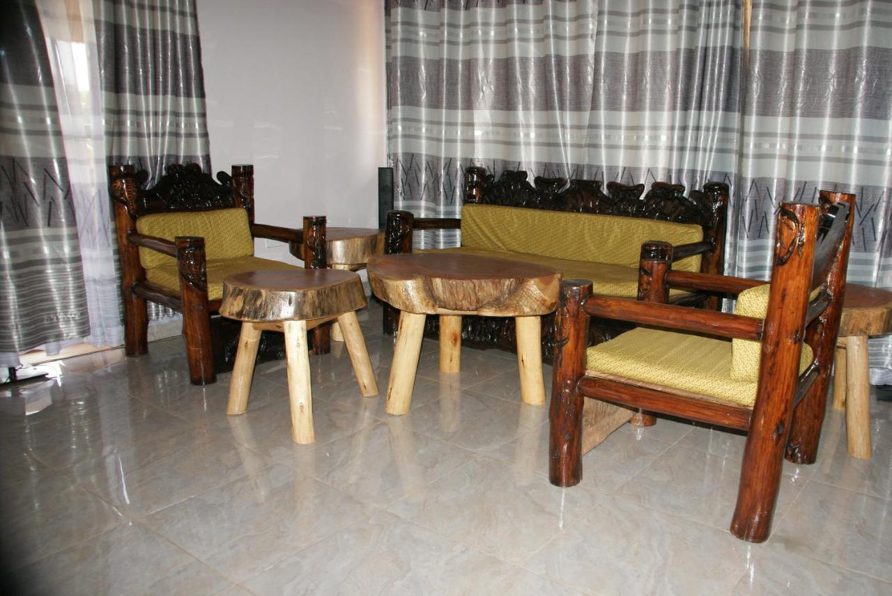 Baker'S Fort Hotel Gulu Esterno foto