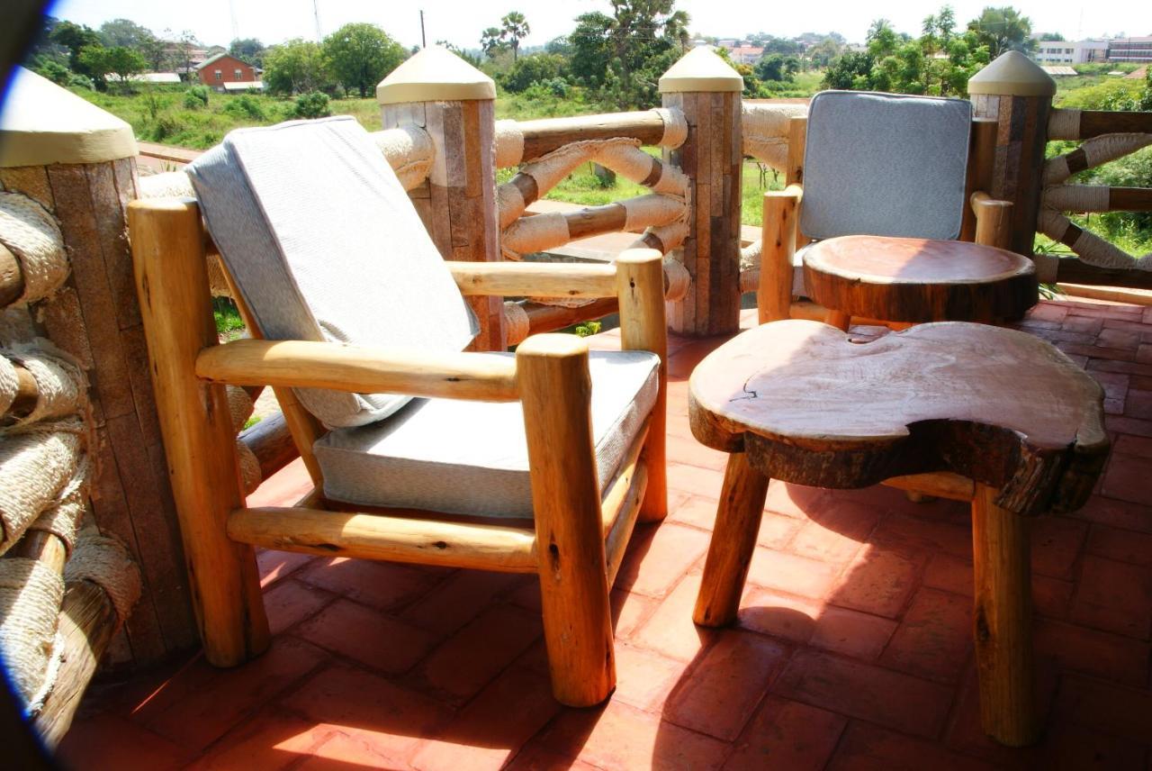 Baker'S Fort Hotel Gulu Esterno foto
