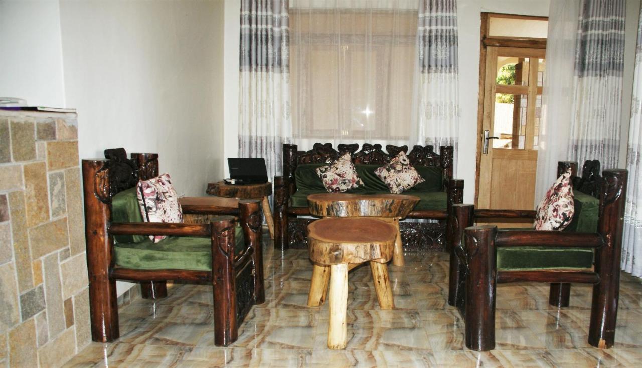 Baker'S Fort Hotel Gulu Esterno foto