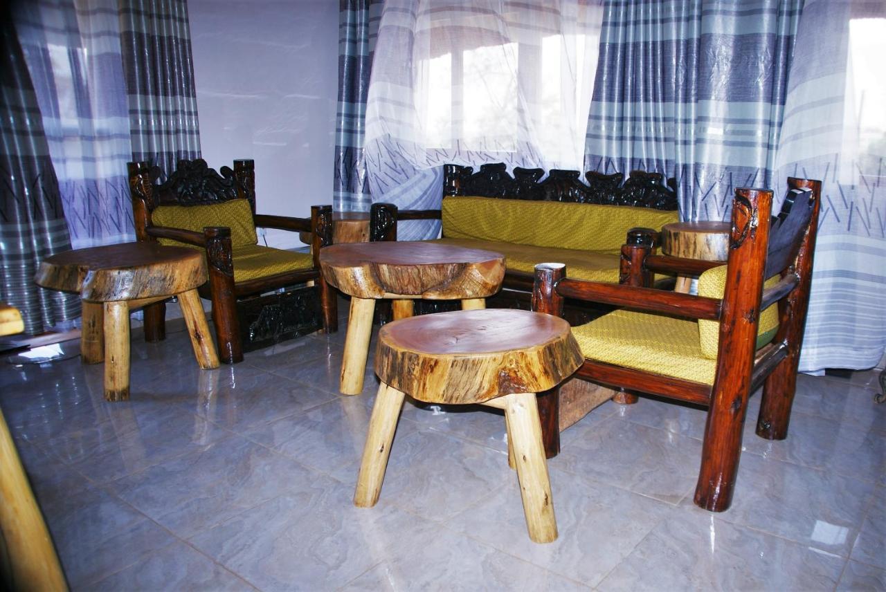 Baker'S Fort Hotel Gulu Esterno foto
