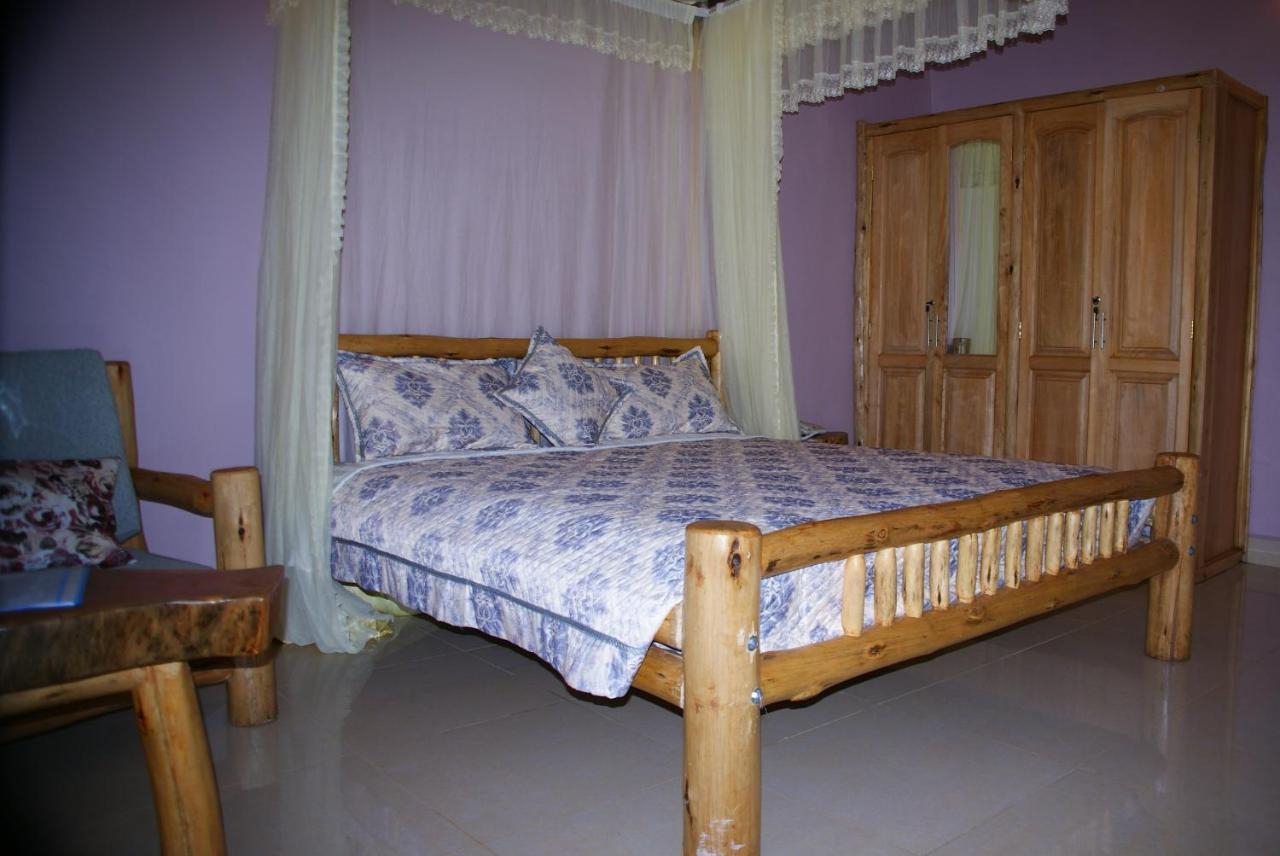 Baker'S Fort Hotel Gulu Esterno foto